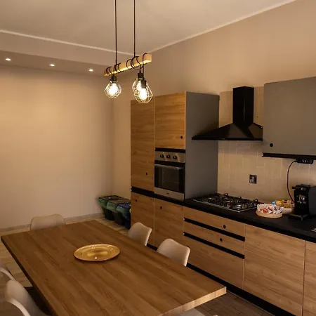 Apartment Like