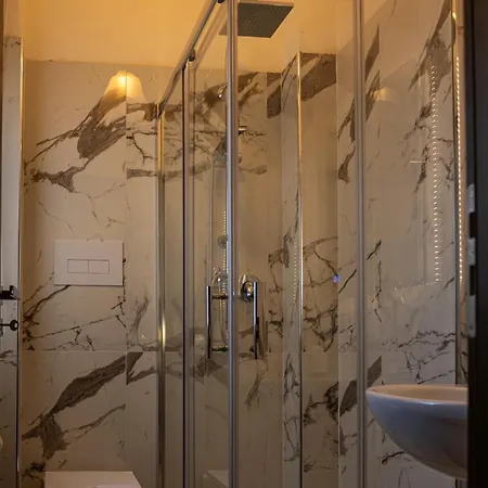 Like Apartment *